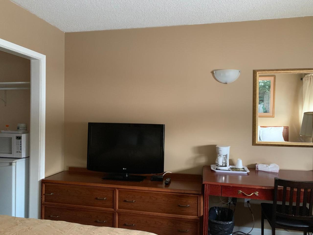 Village Inn & Suites - Sudbury Lively ภายนอก รูปภาพ