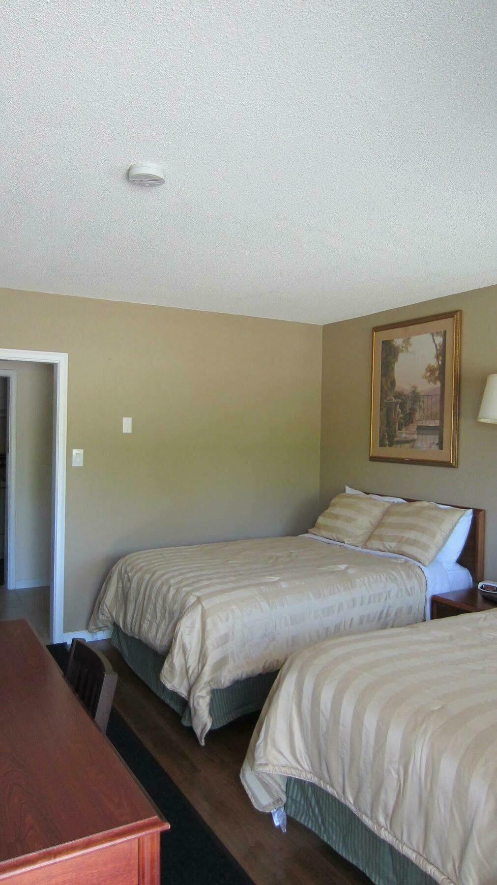 Village Inn & Suites - Sudbury Lively ภายนอก รูปภาพ